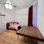 Berlin-Flair Beim Kurfuerstendamm